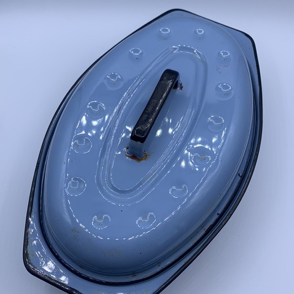 Vintage Black & Robin Egg Blue Small Enamel Roasting Pan with Lid - Picture 5 of 13